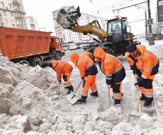 Уборка снега в Гуково и  Ростовской области